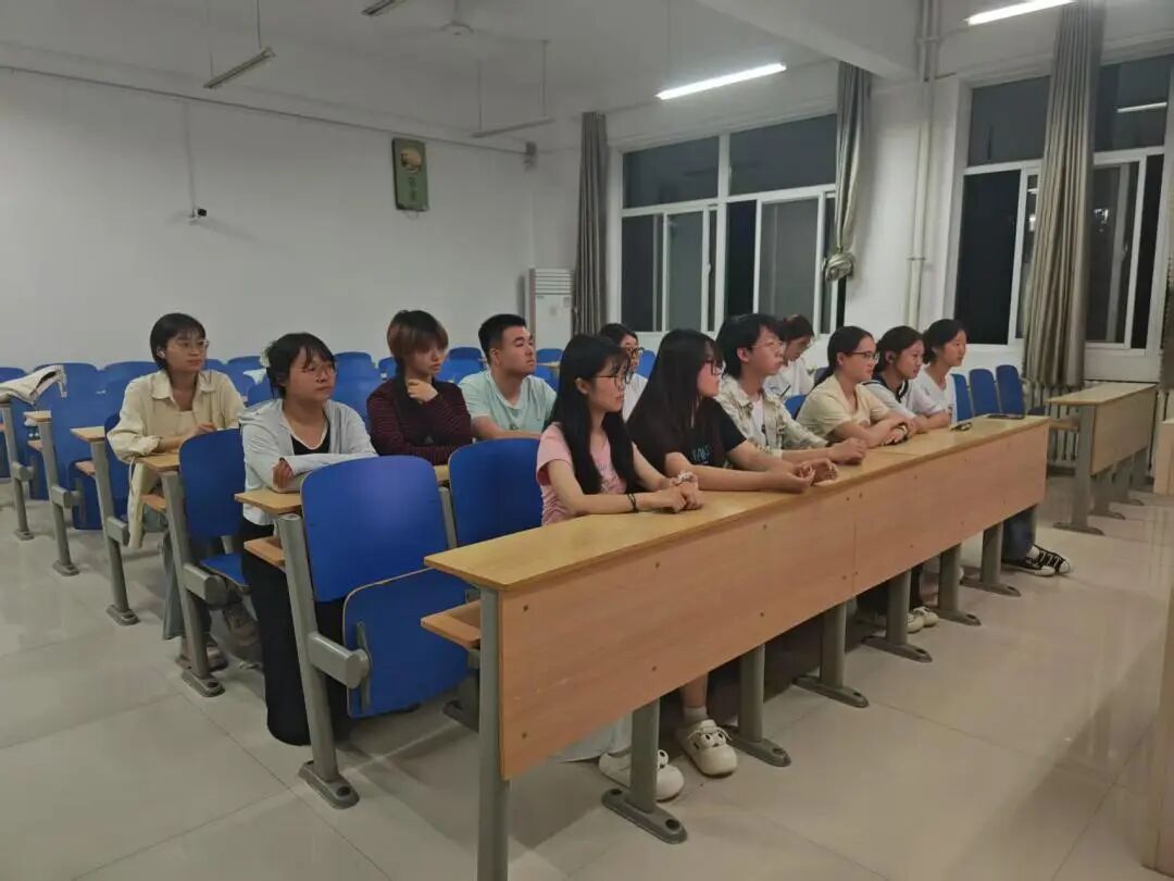 主讲人紧扣“心灵捕手”这一核心角色定