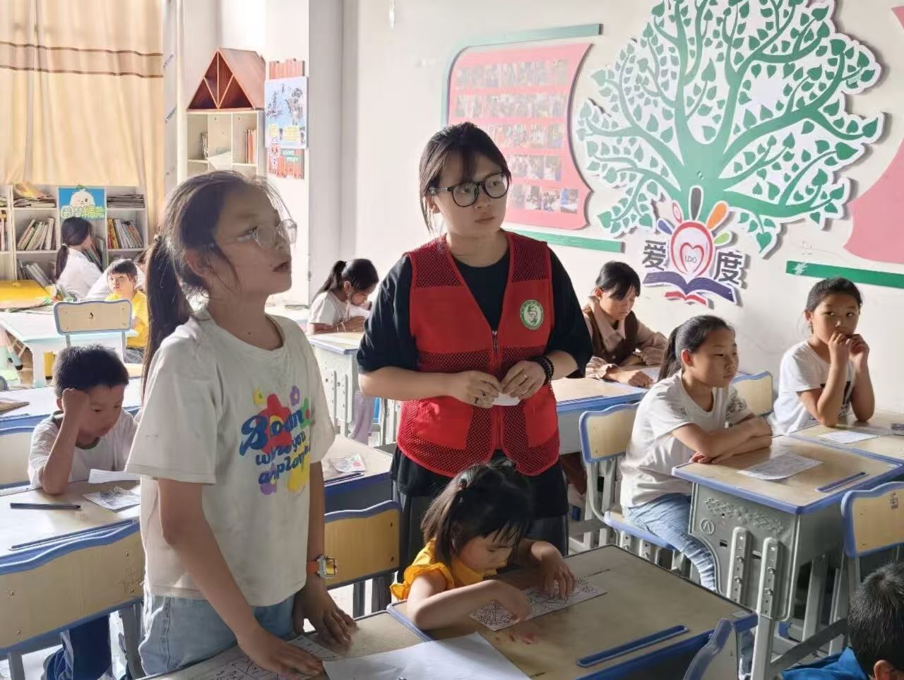 更多阅读到东风湖畔的童声笑语